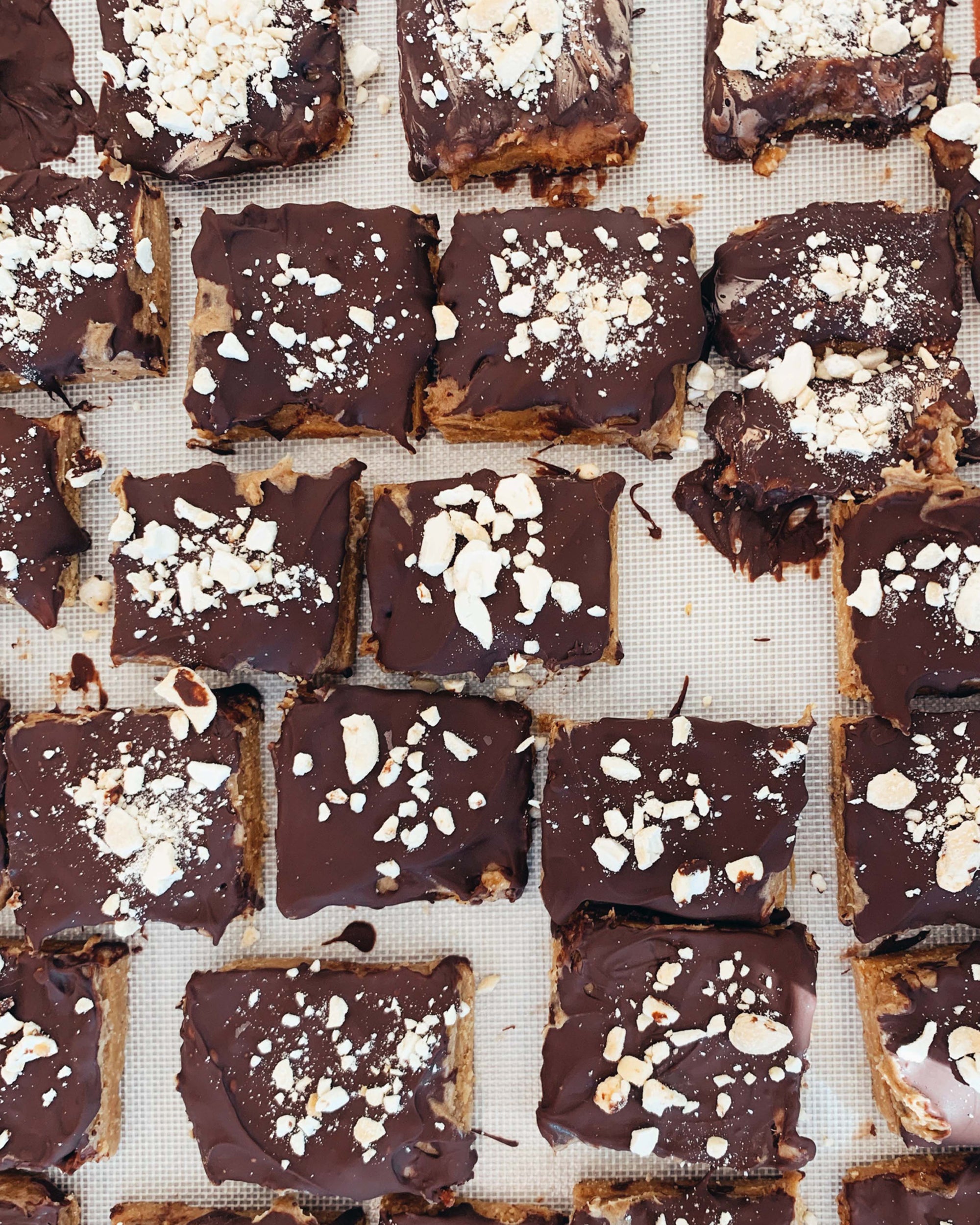 Vegan Snickers Bites