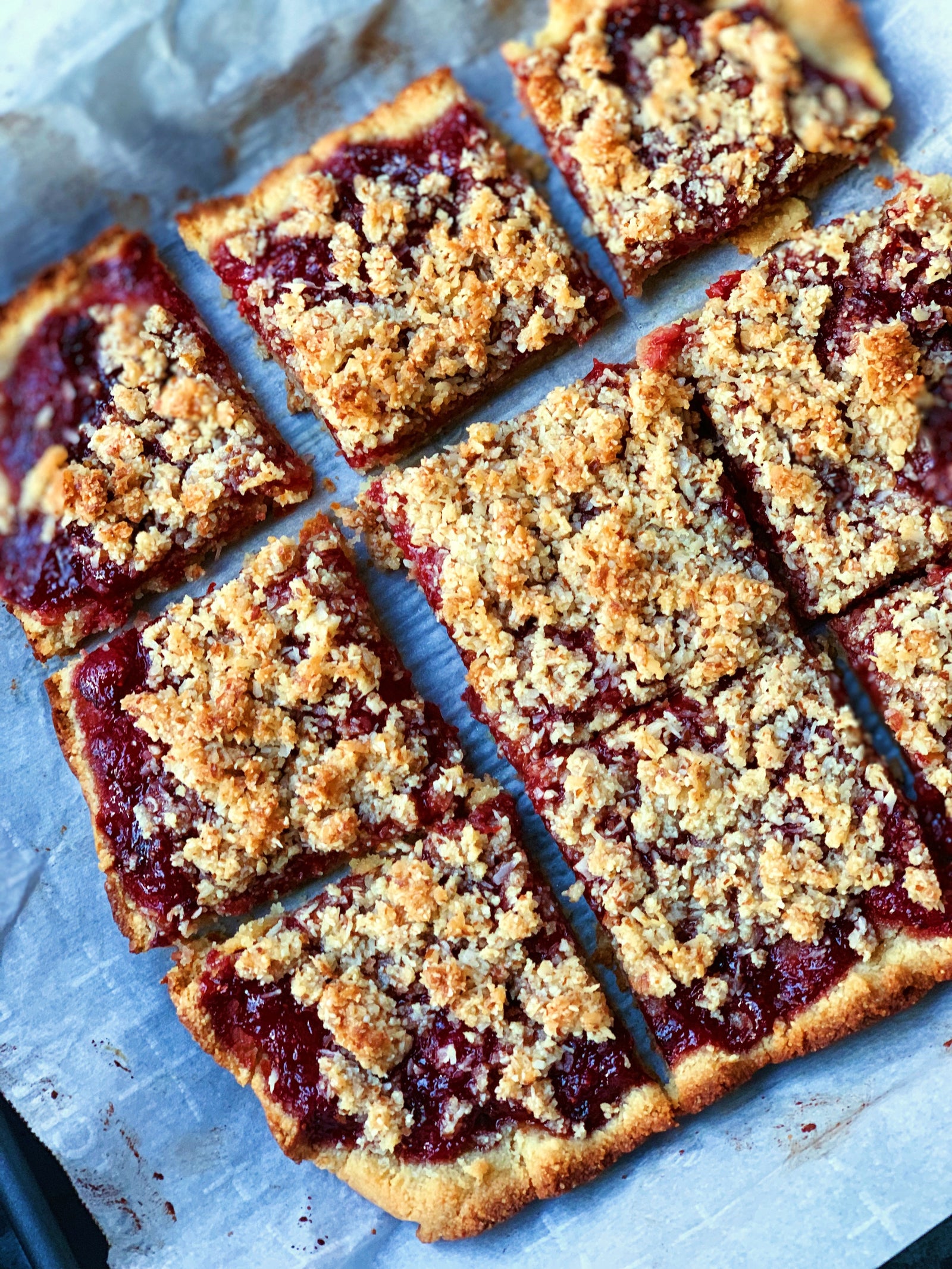STRAWBERRY JAM CRUMBLE BARS W/ A PIE CRUST